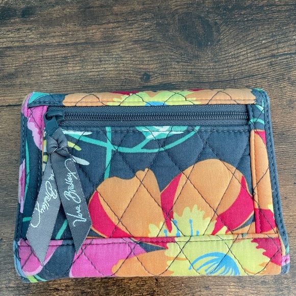 Vera Bradley Floral Quilted Women's Wallet - Picture 3 of 4